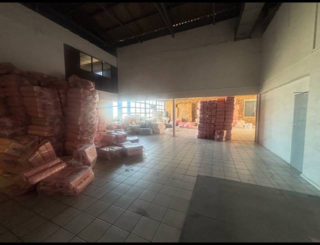 260M² WAREHOUSE TO LET IN PAROW INDUSTRIAL